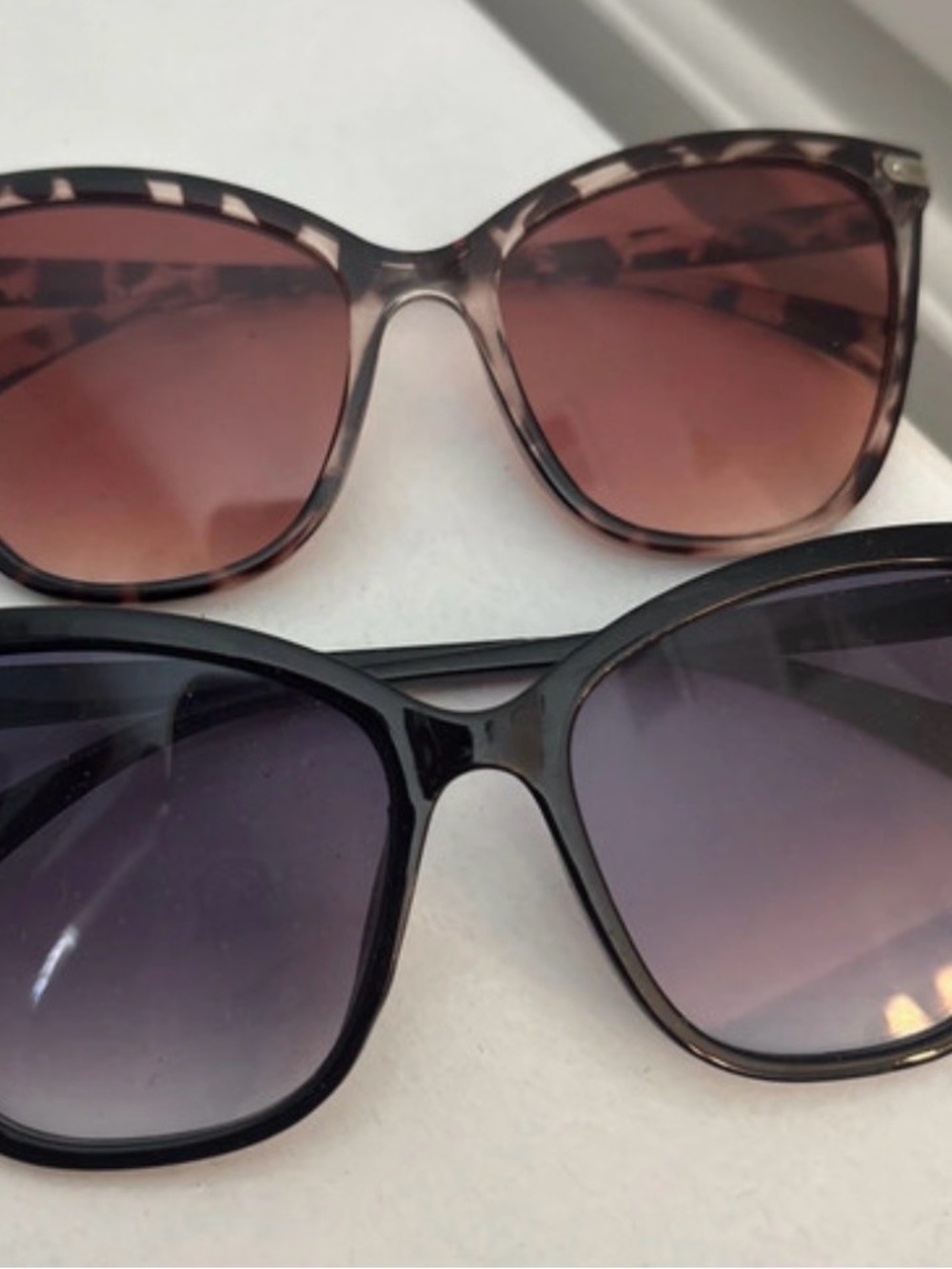 Classic Women's Oversized Sunglasses — Black and Brown